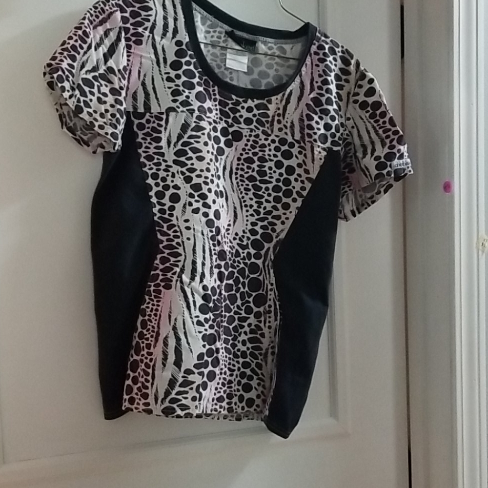 Cherokee scrub top